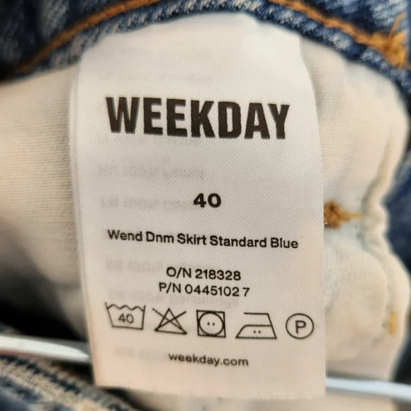 WEEKDAY Medium Blue Wash Denim Classic Essential Jean Skirt 40/8 - Picture 5 of 6